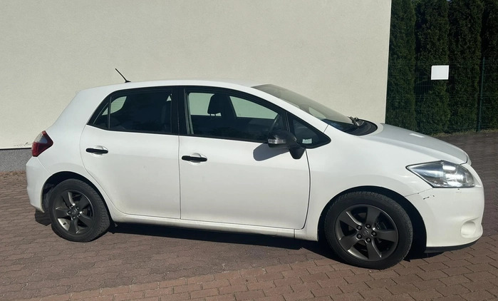 Toyota Auris cena 26000 przebieg: 290000, rok produkcji 2012 z Grójec małe 67